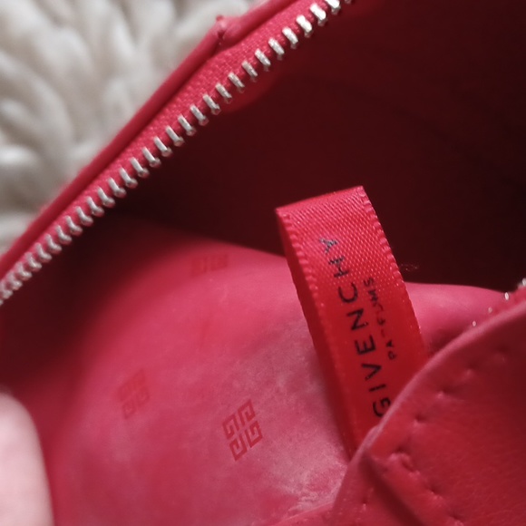 Givenchy makeup bag - Picture 7 of 15